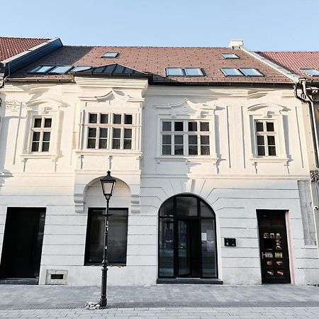 Hviezdoslavova Apartments, Trnava Centre, Parking Available Exterior photo