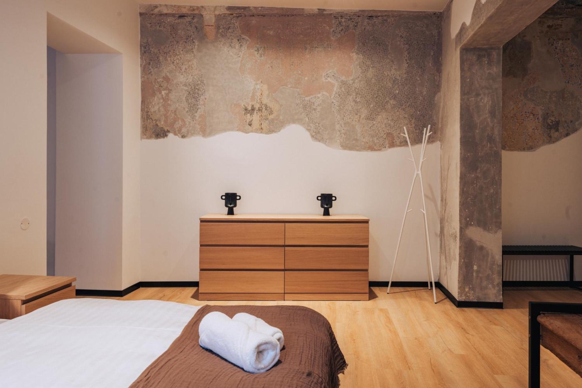 Hviezdoslavova Apartments, Trnava Centre, Parking Available Exterior photo